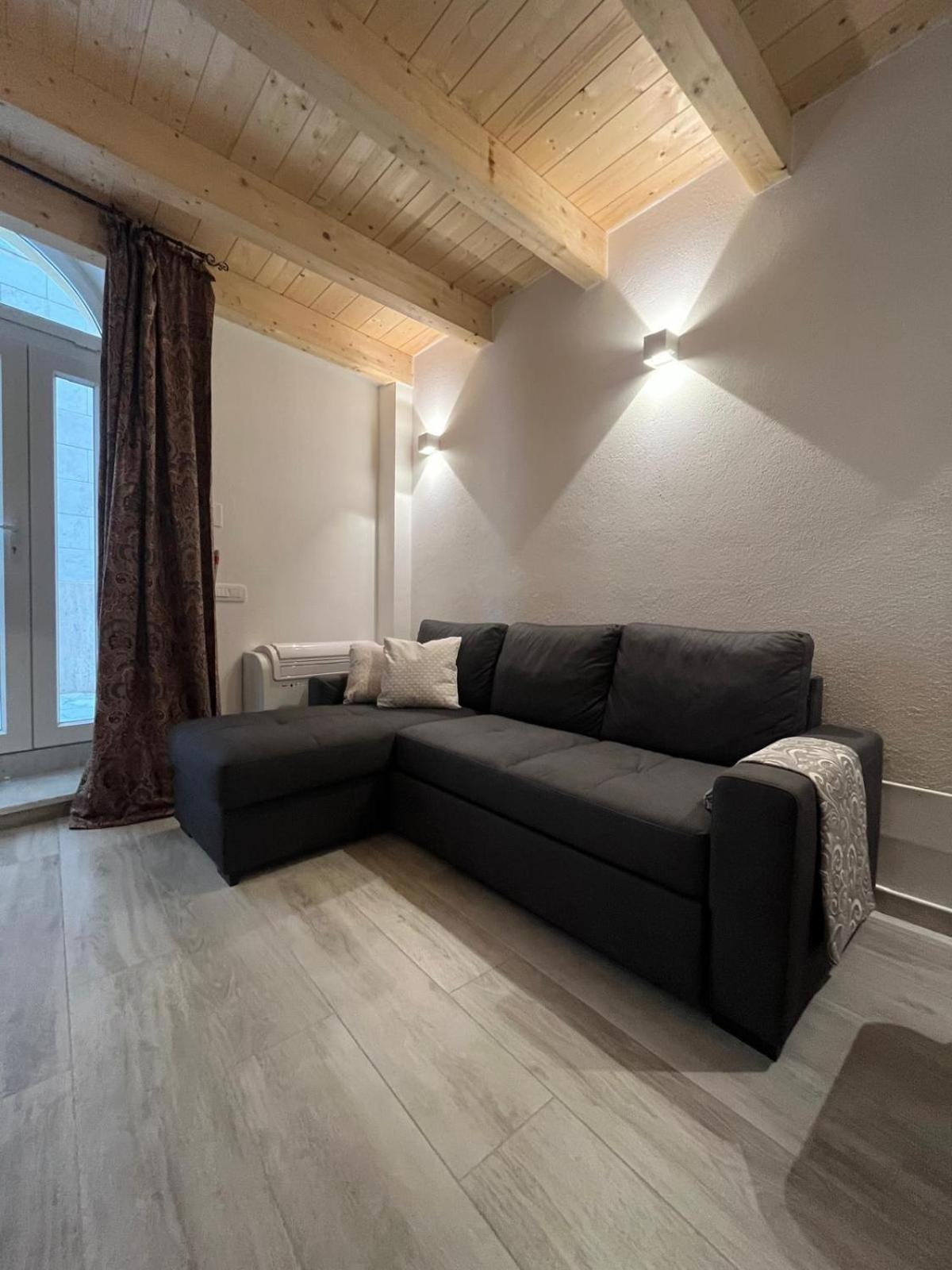 شقة Loft Sofia A Pochi Metri Dal Mare مونيلّي المظهر الخارجي الصورة